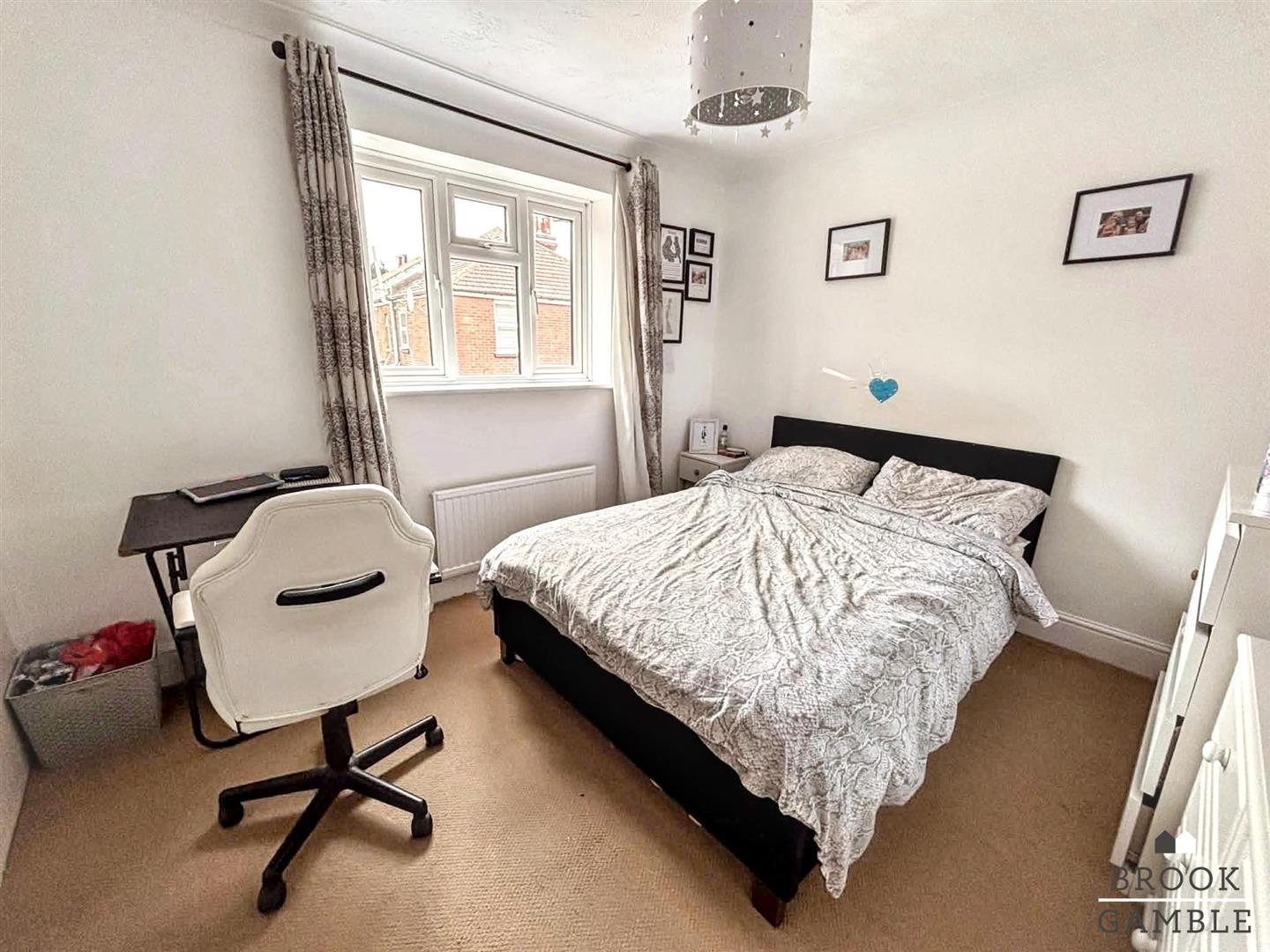 2 Bedroom House - Mid Terrace. Springfield Road in Eastbourne,  7